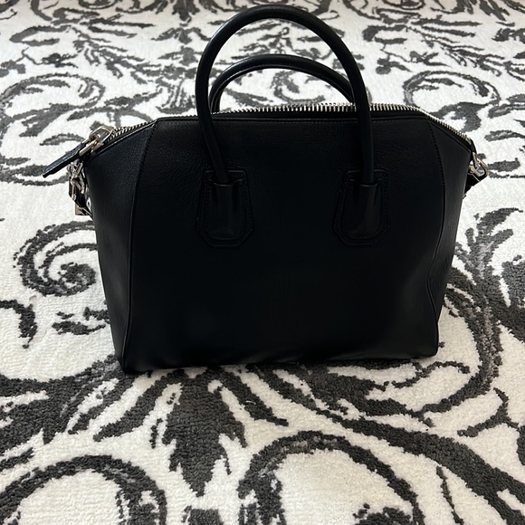 Givenchy Antigona Medium - Picture 2 of 6
